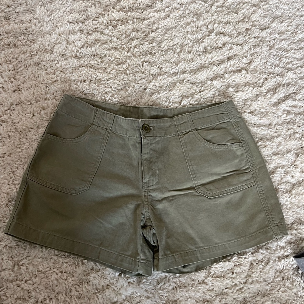 GAP shorts